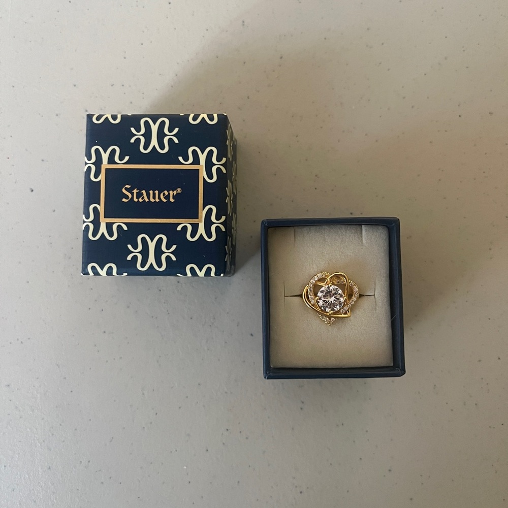Brand new Stauer two hearts ring